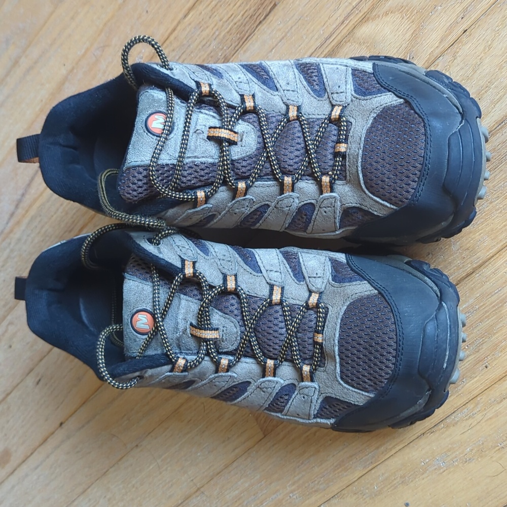 Men's size 9.5 Merrell Boots